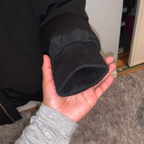 Kids moose knuckle Debbie bomber size large black with white fur - Picture 3 of 6